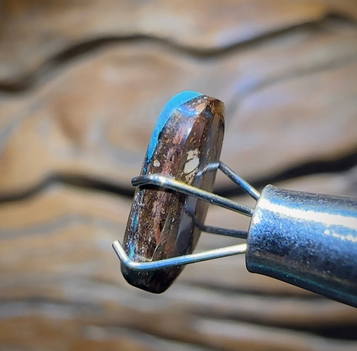 2.5cts - Scandinavian Aka Ice Blue Queensland Boulder Seam Opal - Opal Whisperers