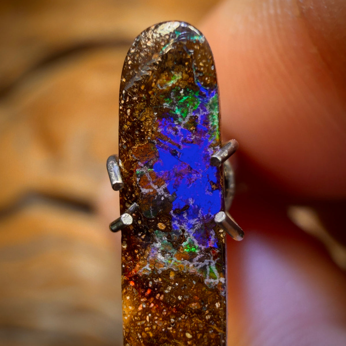 1.4cts - Queensland Boulder Seam Opal. Australian Opal Bargain