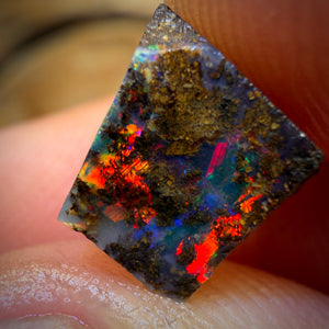 2.6cts - Queensland Boulder Seam Opal Rough Preform
