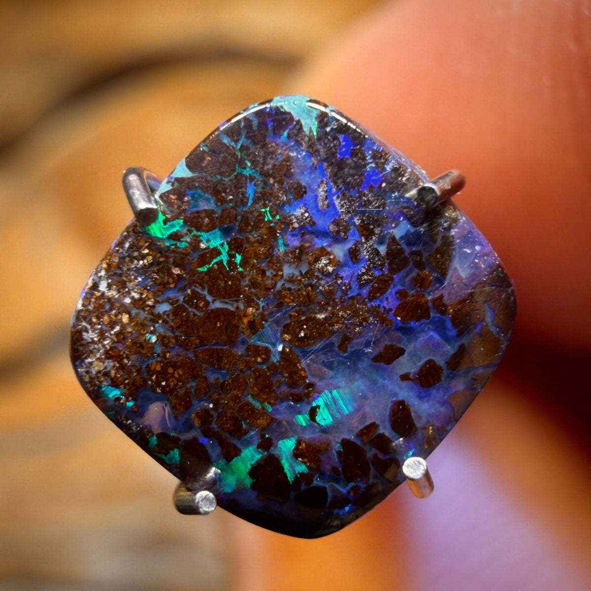 1.7cts - “Electro”Queensland Boulder Seam Opal. Australian Opal