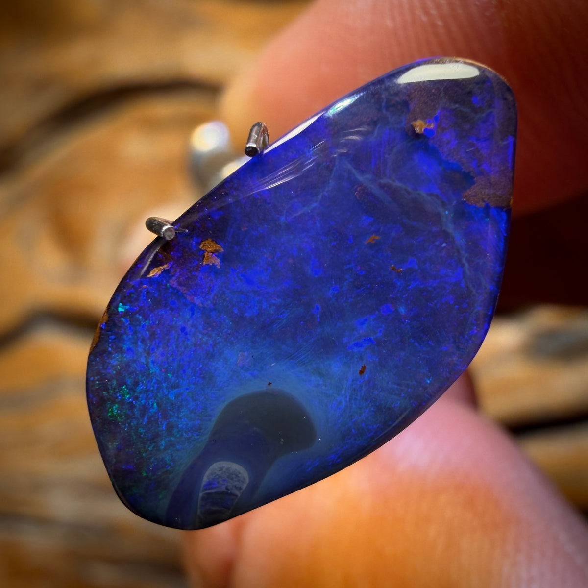 6cts - Queensland Boulder Seam Opal. Australian Opal Bargain