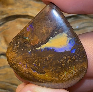 29cts - Solid Natural Boulder Opal