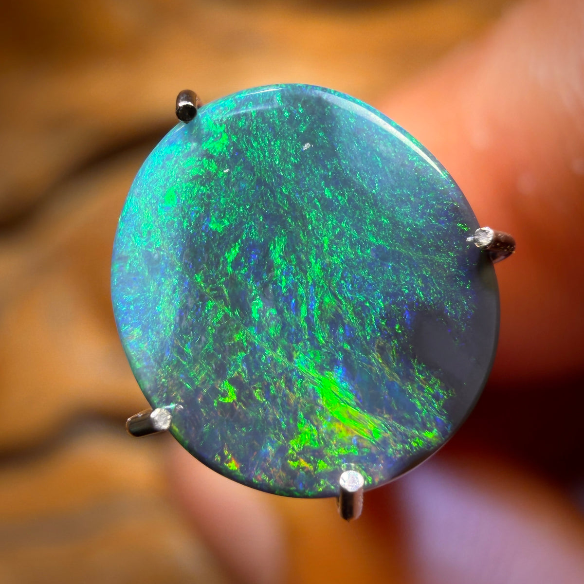 0.9cts - Black Opal from Lightning Ridge