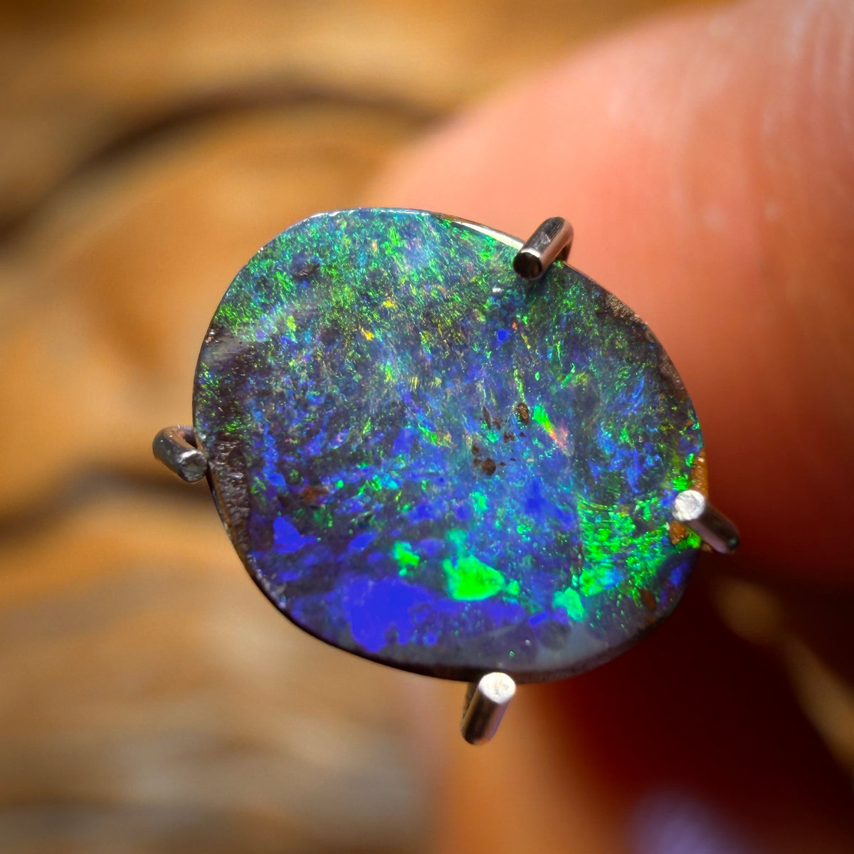 1.25cts - Queensland Boulder Seam Opal. Australian Opal