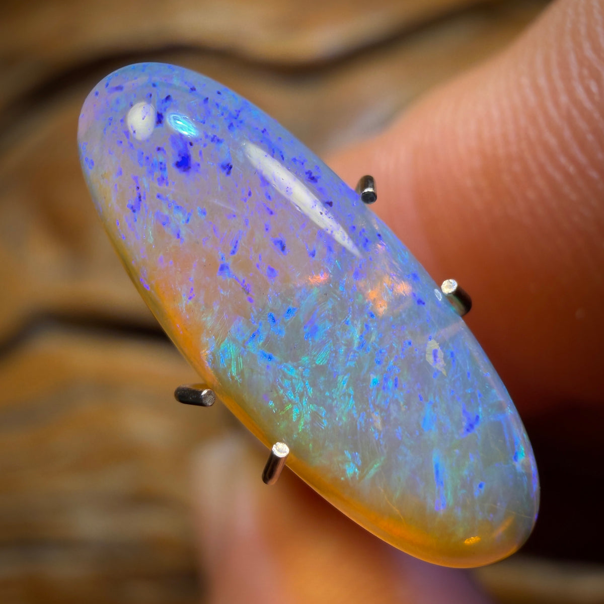 2.4cts - South Australian Crystal Opal from Andamooka