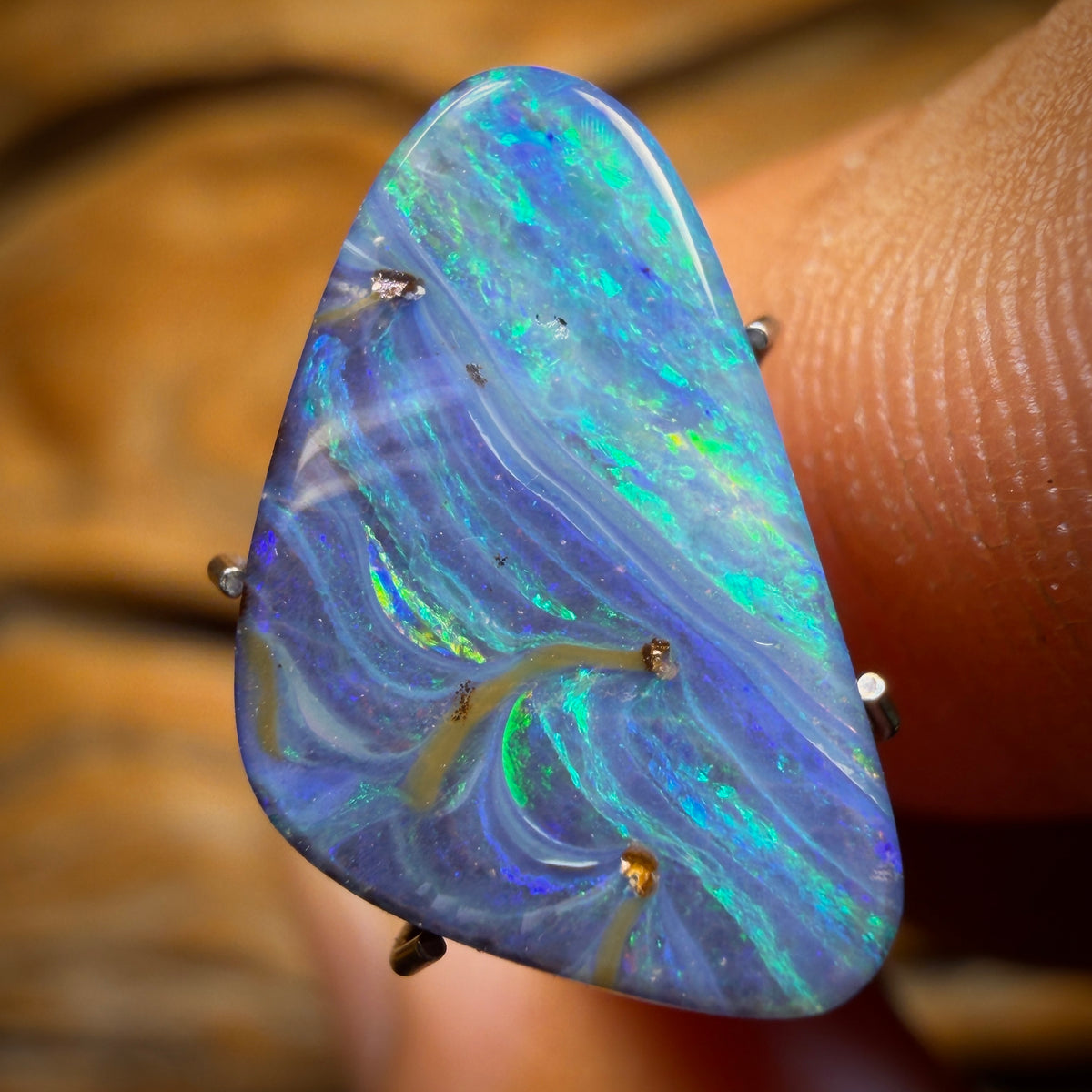 4.1cts - Australian Boulder Seam Opal from Winton