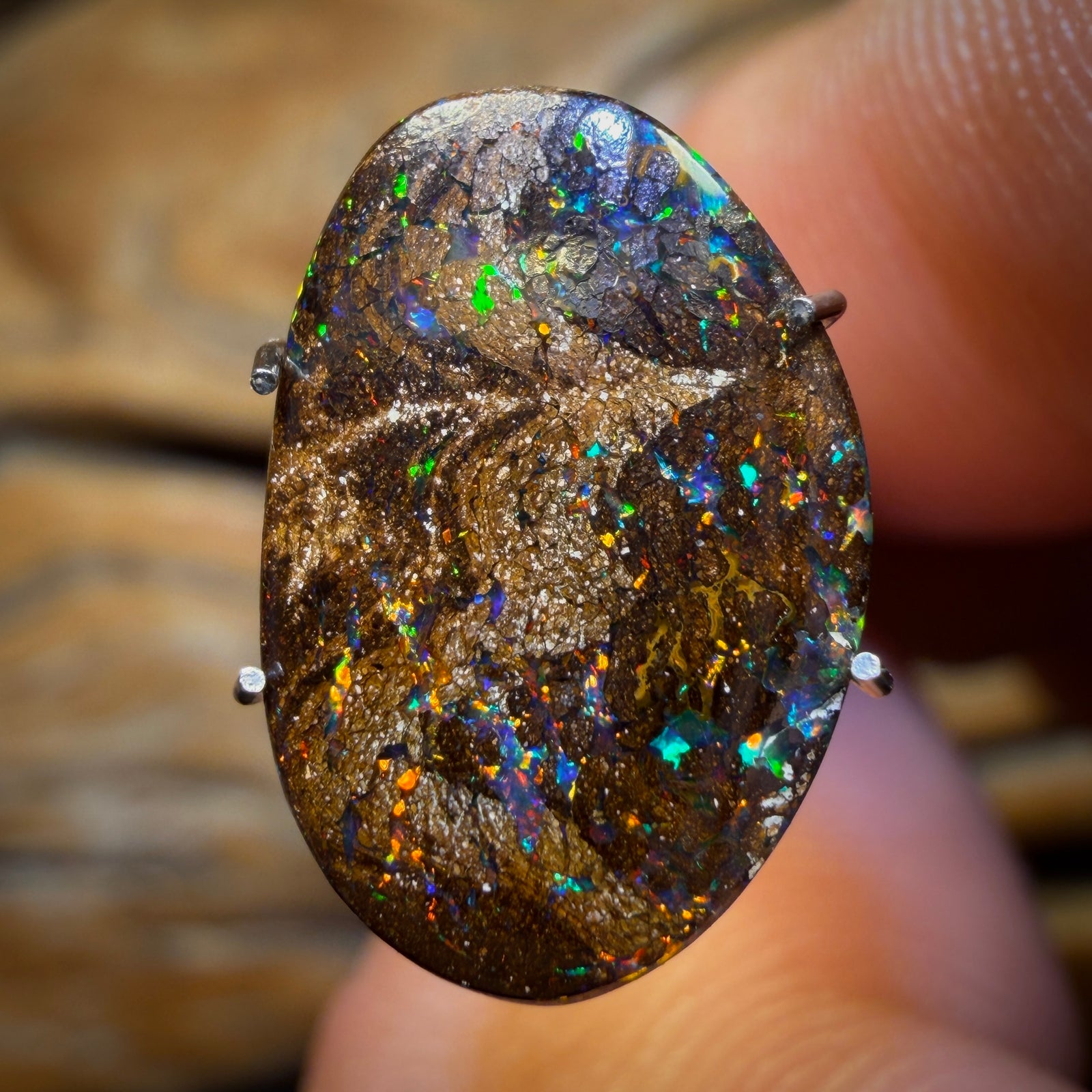 4.1cts - Bubble Band Opal from Winton