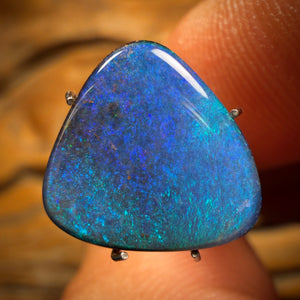 4.1cts - Queensland Boulder Seam Opal. Australian Opal