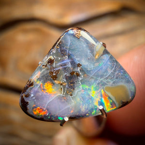 4.4cts - Queensland Boulder Seam Opal. Australian Opal