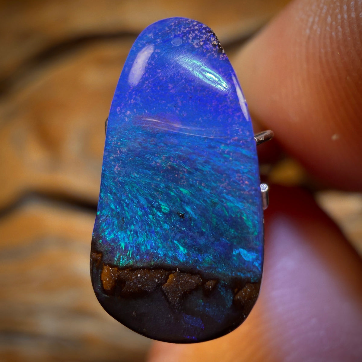 4.4cts - Queensland Boulder Seam Opal. Australian Opal