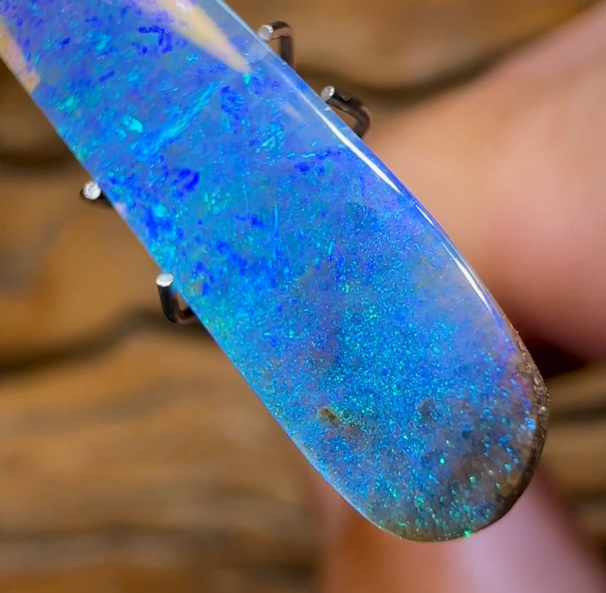 6cts - Winton Seam Opal. Australian Opal - Opal Whisperers