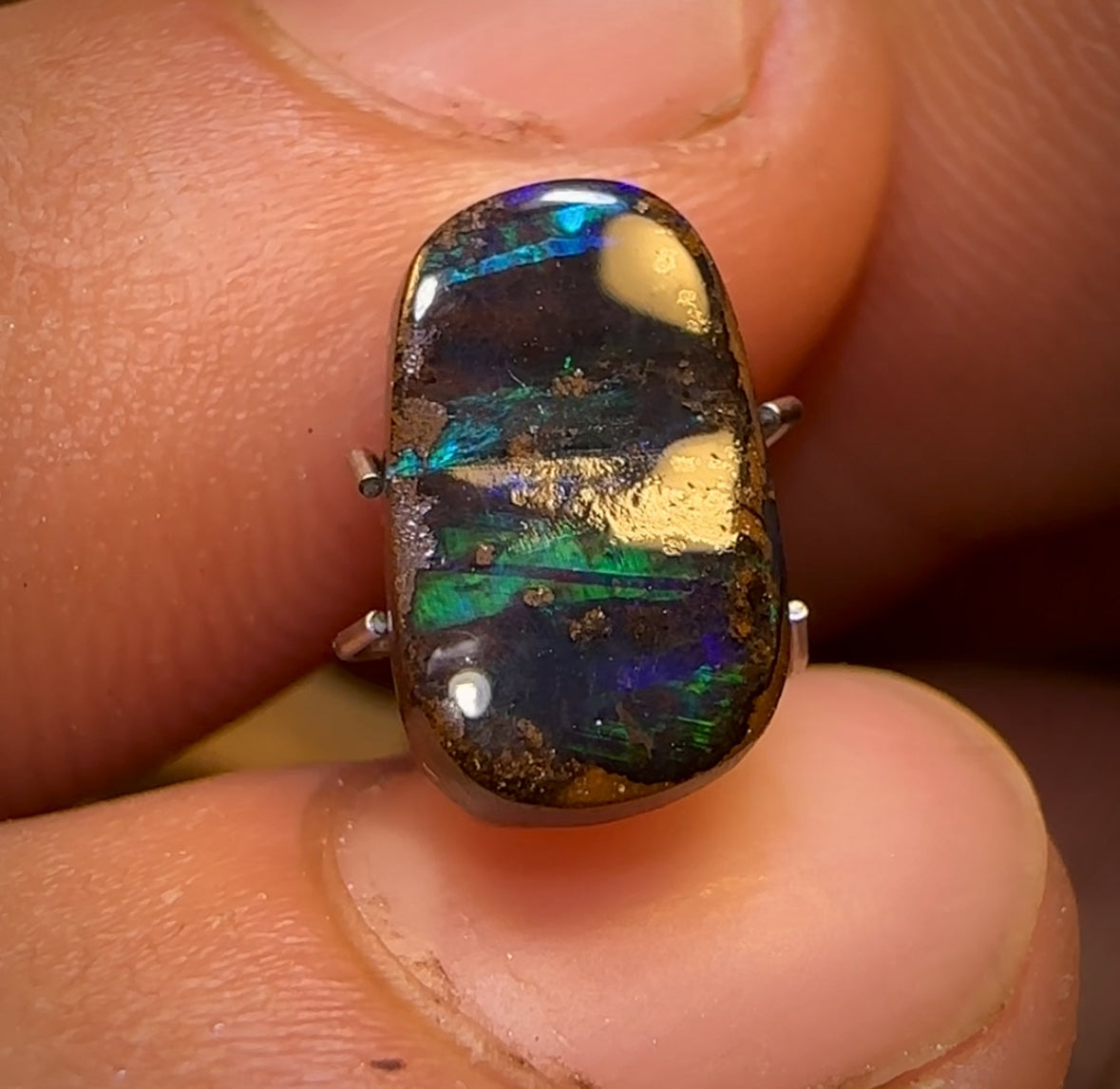 “Electric Zebra” 3.15cts - Queensland Boulder Seam Opal