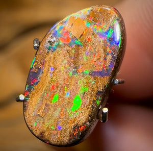 2.63cts - Queensland Boulder Seam Opal from Winton With Red