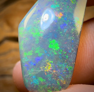 15.6cts - GEM Queensland Boulder Seam Opal