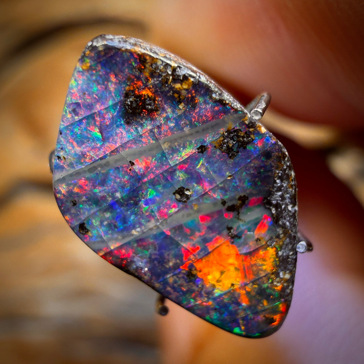 🔨 AUCTION 🔨 3.8cts - Queensland Boulder Seam Opal