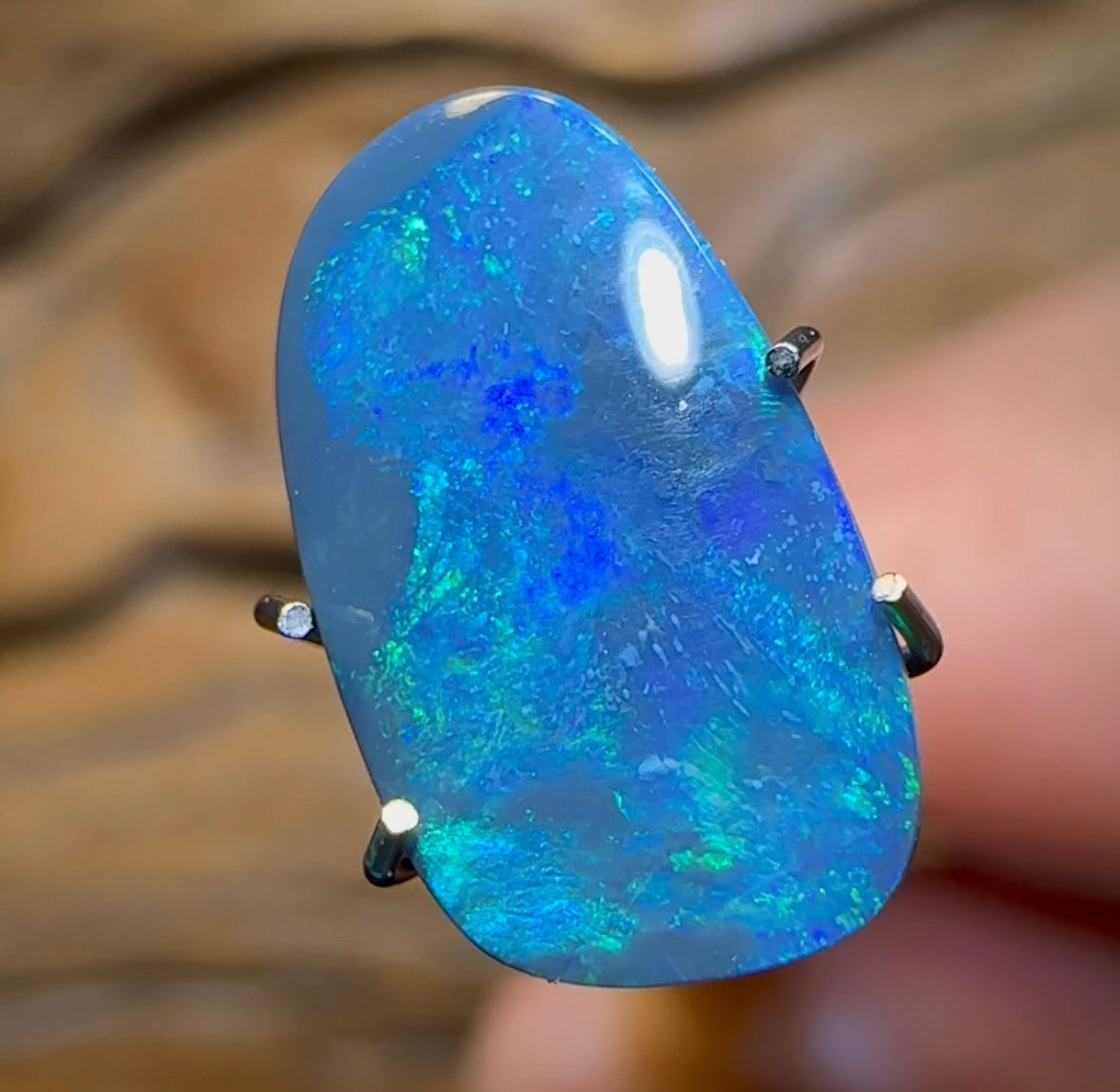 1.8cts - Australian Black Opal from Lightning Ridge - Opal Whisperers