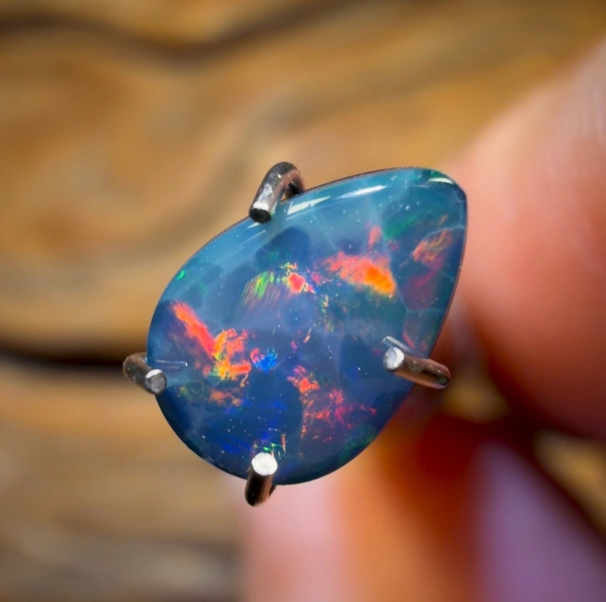 0.75cts - Lightning Ridge Opal Doublet