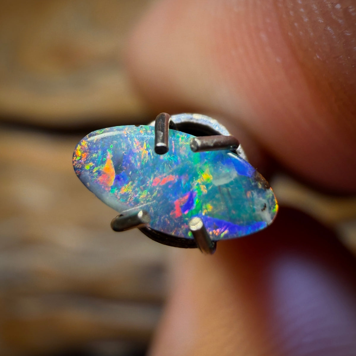 🔨 AUCTION 🔨 No Reserve 0.2cts - Australian Boulder Seam Opal