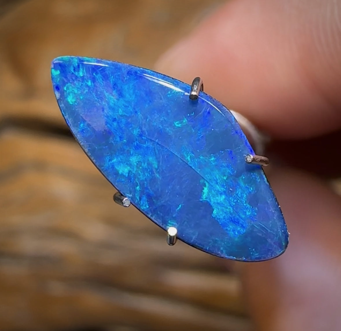 Auction Fall-Through = Your Gain! 🔥 Now More Than 50% Off RRP 🚨 1.65cts - Lightning Ridge Black Opal Doublet