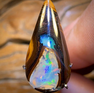 7,8 ct – Seltener Yowah-Nuss-Kristall-Opal im Zentrum