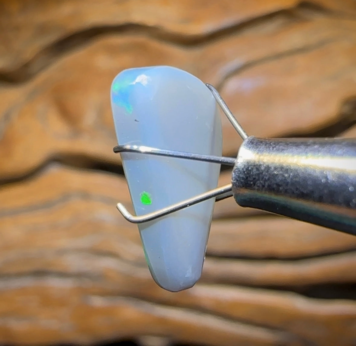 4.4cts - Dark Opal from Lightning Ridge - Opal Whisperers