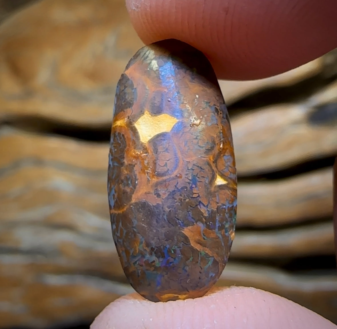 10.4cts - Fluro Bubble Band Queensland Boulder Opal from Yowah
