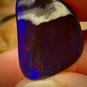 11.1cts - Queensland Boulder Seam Opal