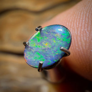 Auktion ohne Mindestpreis, 0,4 ct – Australischer Boulder-Opal-Doublet