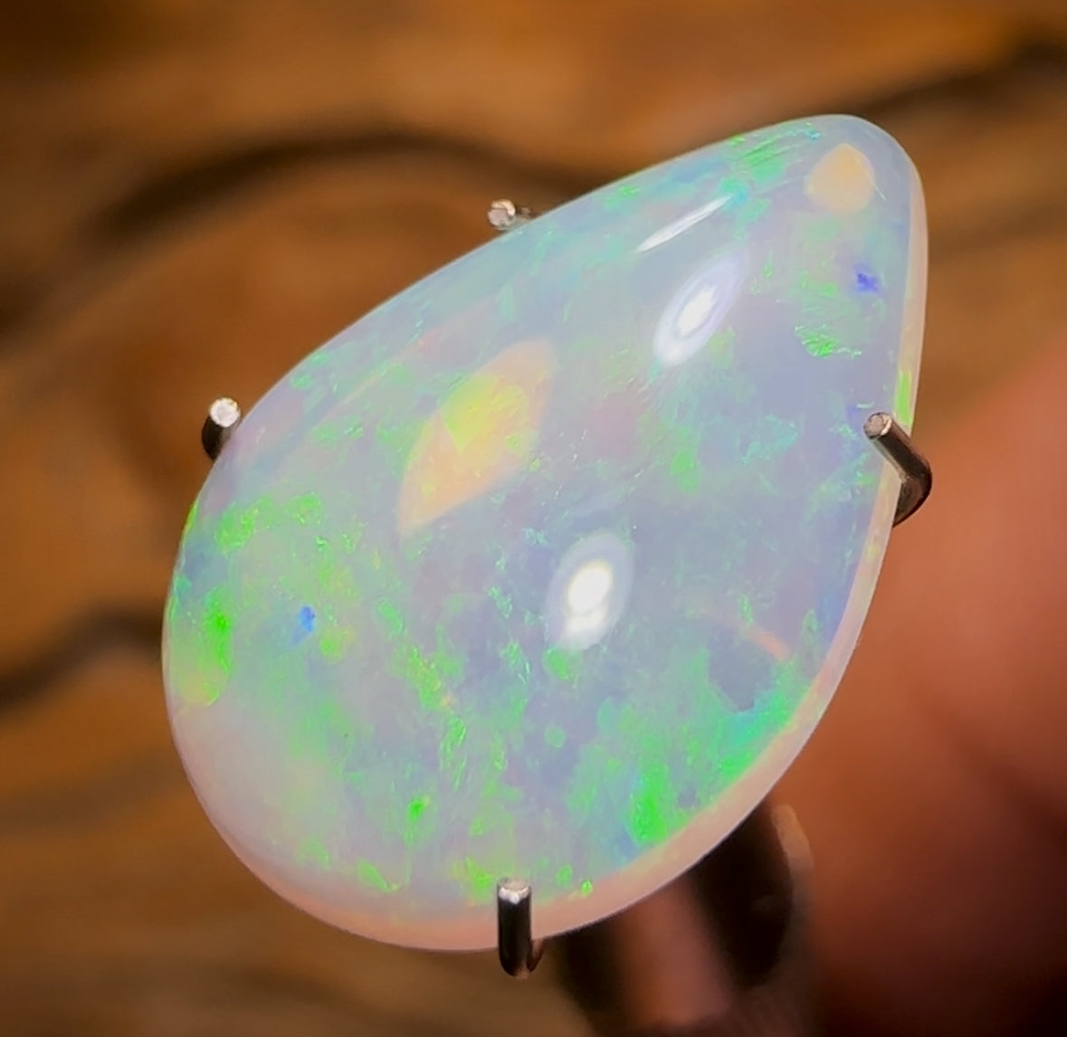 2.35cts - Lightning Ridge Crystal Opal