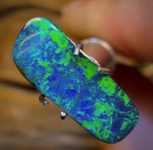 2.25cts - Great Blue Green Gem Queensland Boulder Seam Opal