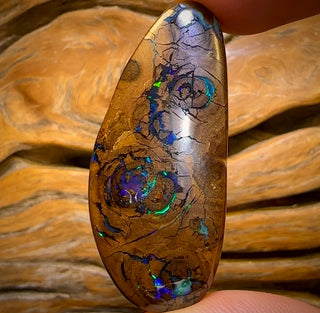 Opale boulder du Queensland, 66,1 ct, provenant de Yowah