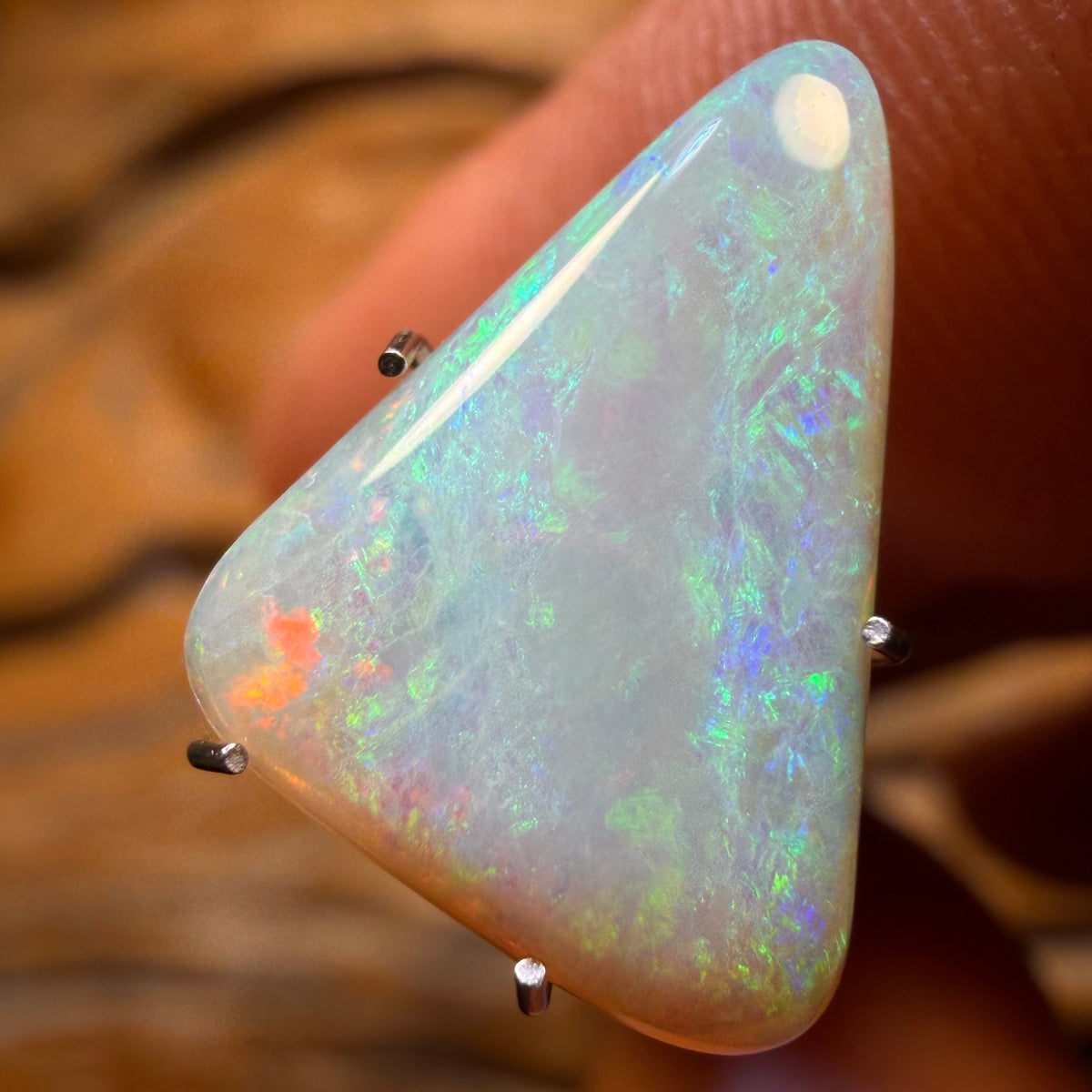 2.7cts - South Australian Crystal Opal from Mintabie