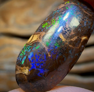 10.4cts - Fluro Bubble Band Queensland Boulder Opal from Yowah