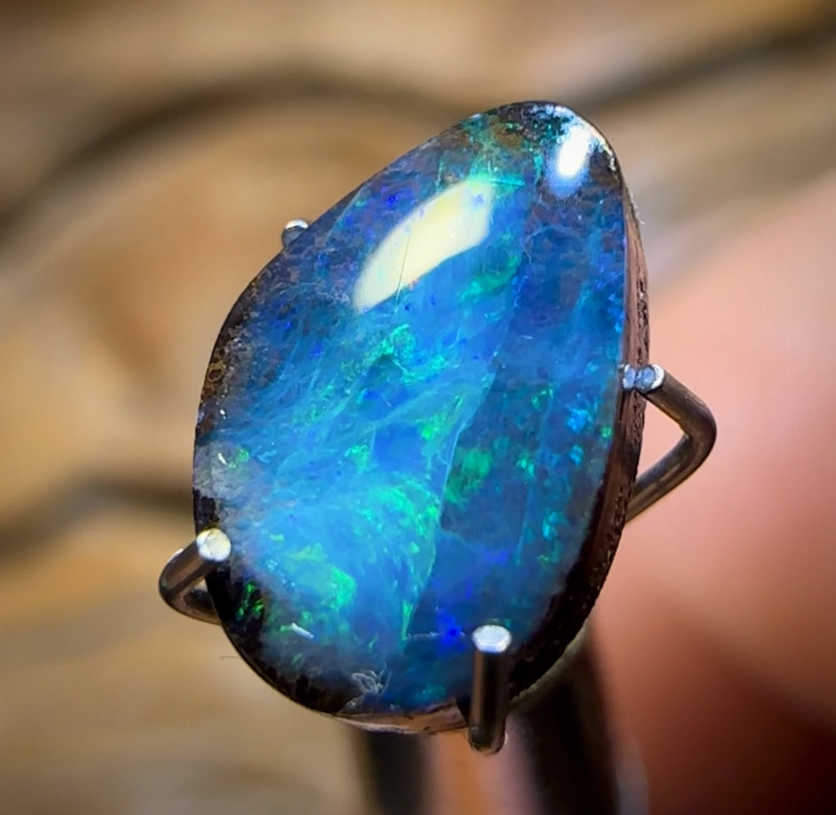 1.35cts - Queensland Boulder Seam Opal from Winton