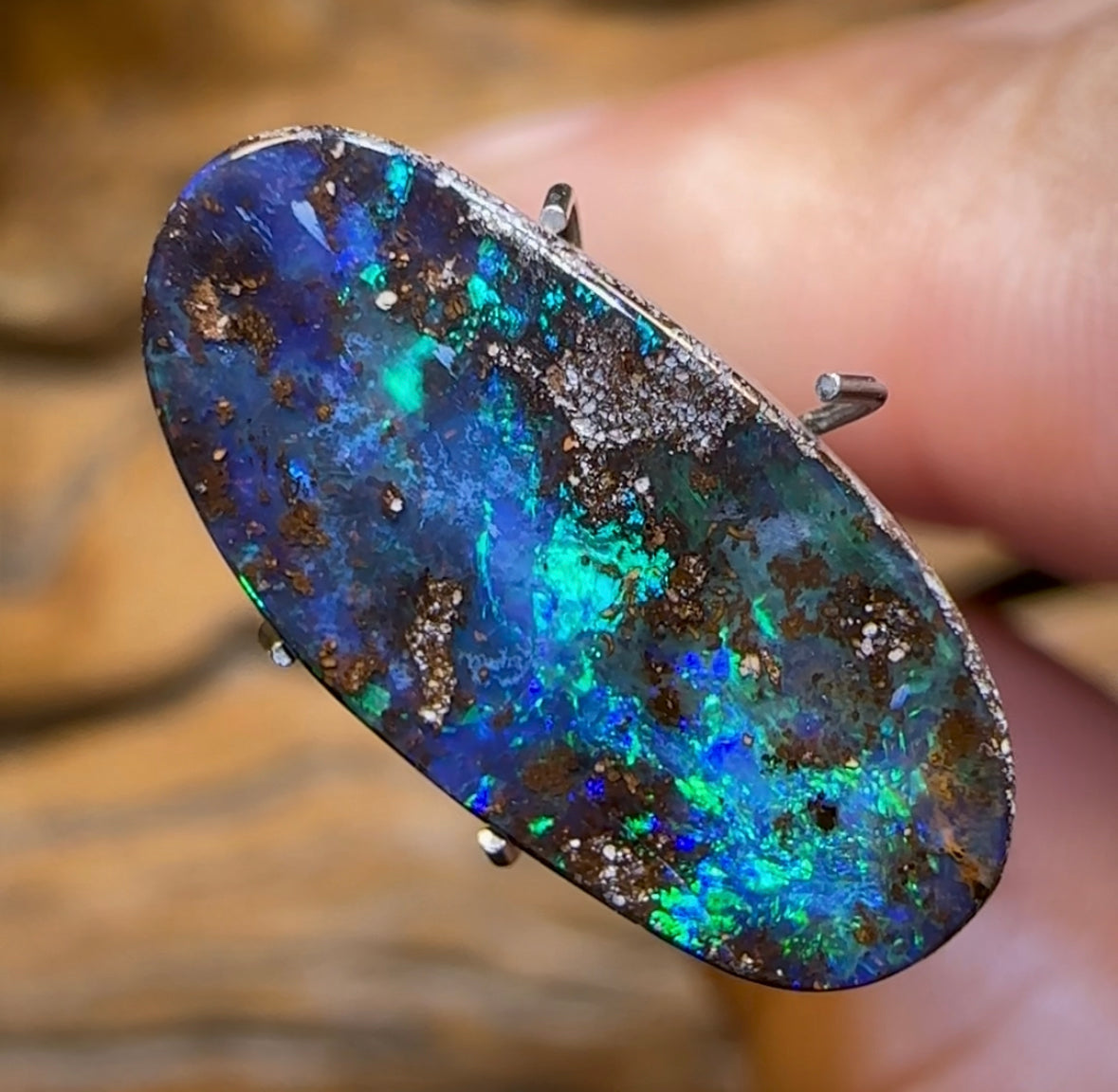 6.1cts - Winton Seam Opal. Reef Pattern - Opal Whisperers