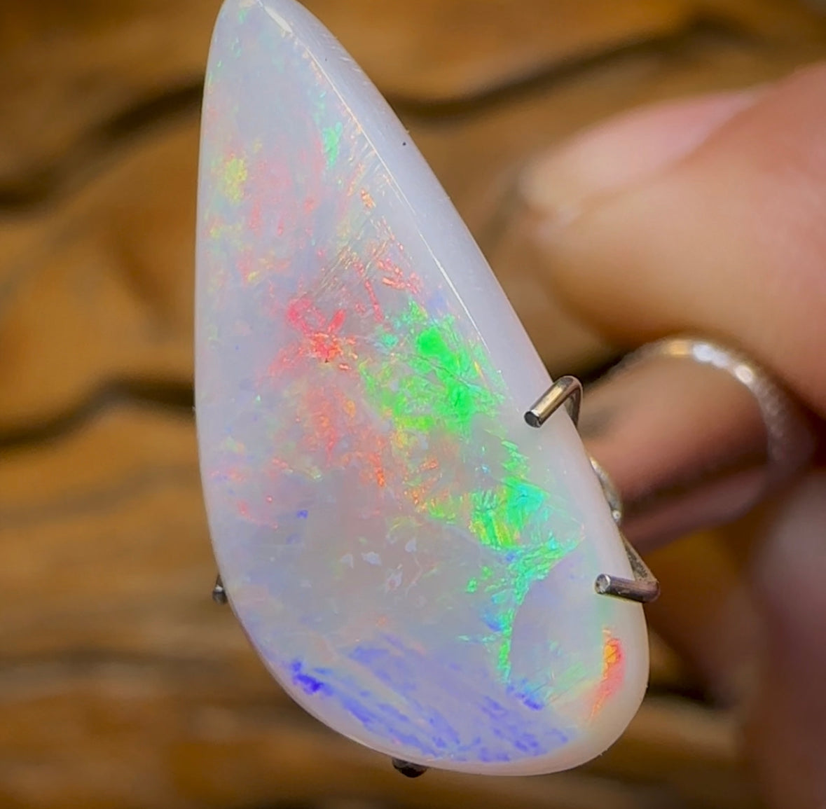 4.6cts - Rare Mintabie Light Opal. Decades Old ISAACS CUT - Opal Whisperers