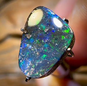2.8cts - “Black Emerald” Queensland Boulder Black Seam Opal