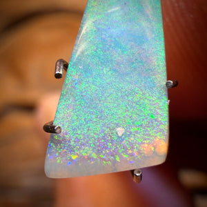🔨 AUCTION 🔨 2.3cts - Queensland Boulder Seam Opal. RECUTTER’S DELIGHT