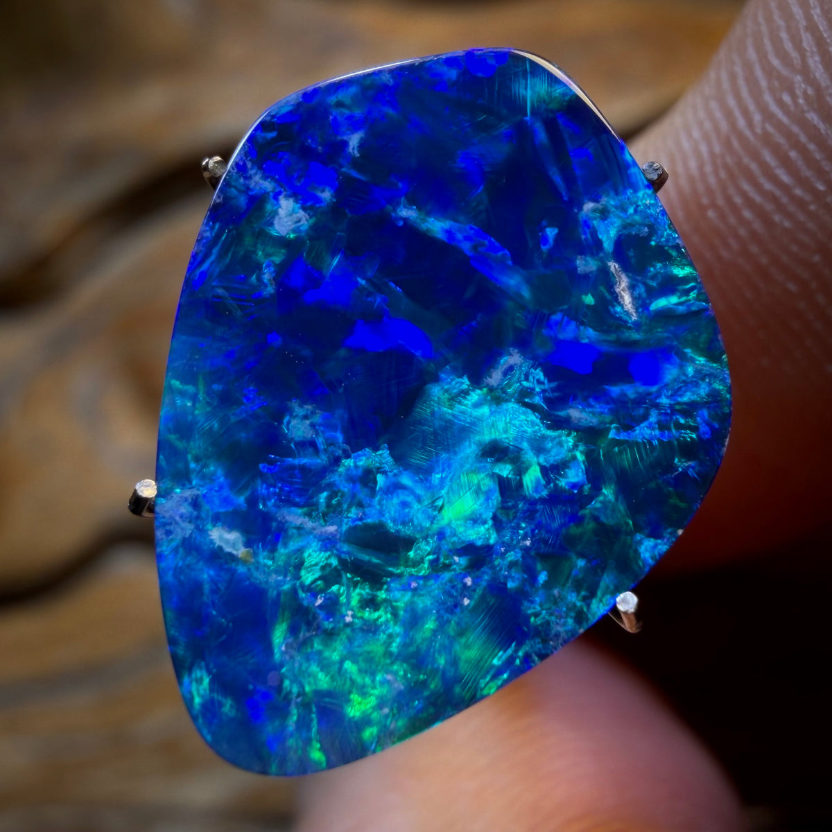 5.9cts - Australian Boulder Opal Doublet