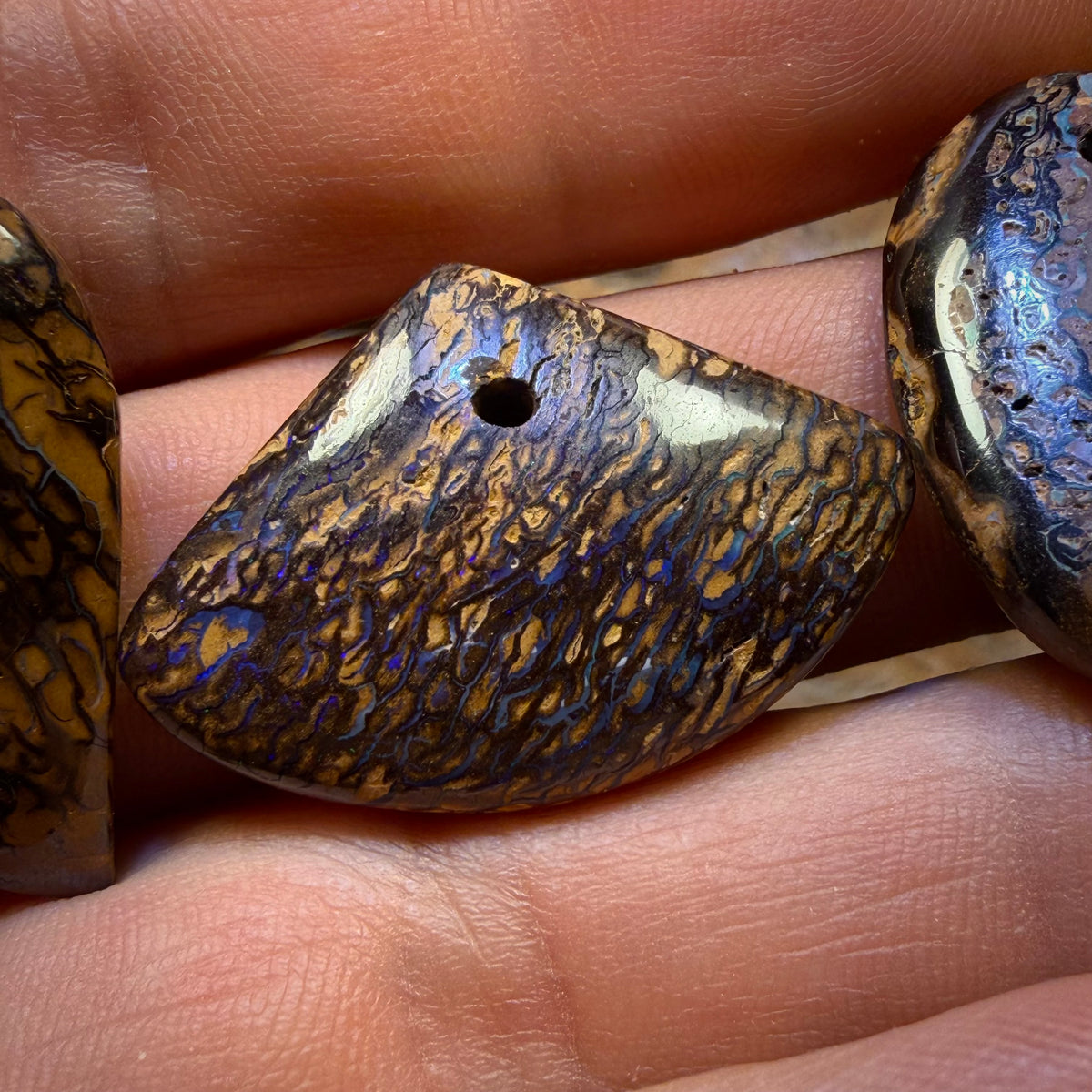 76,2 ct - 3x gebohrte Tribal Queensland Boulder Opale. GÜNSTIGES Großhandelspaket