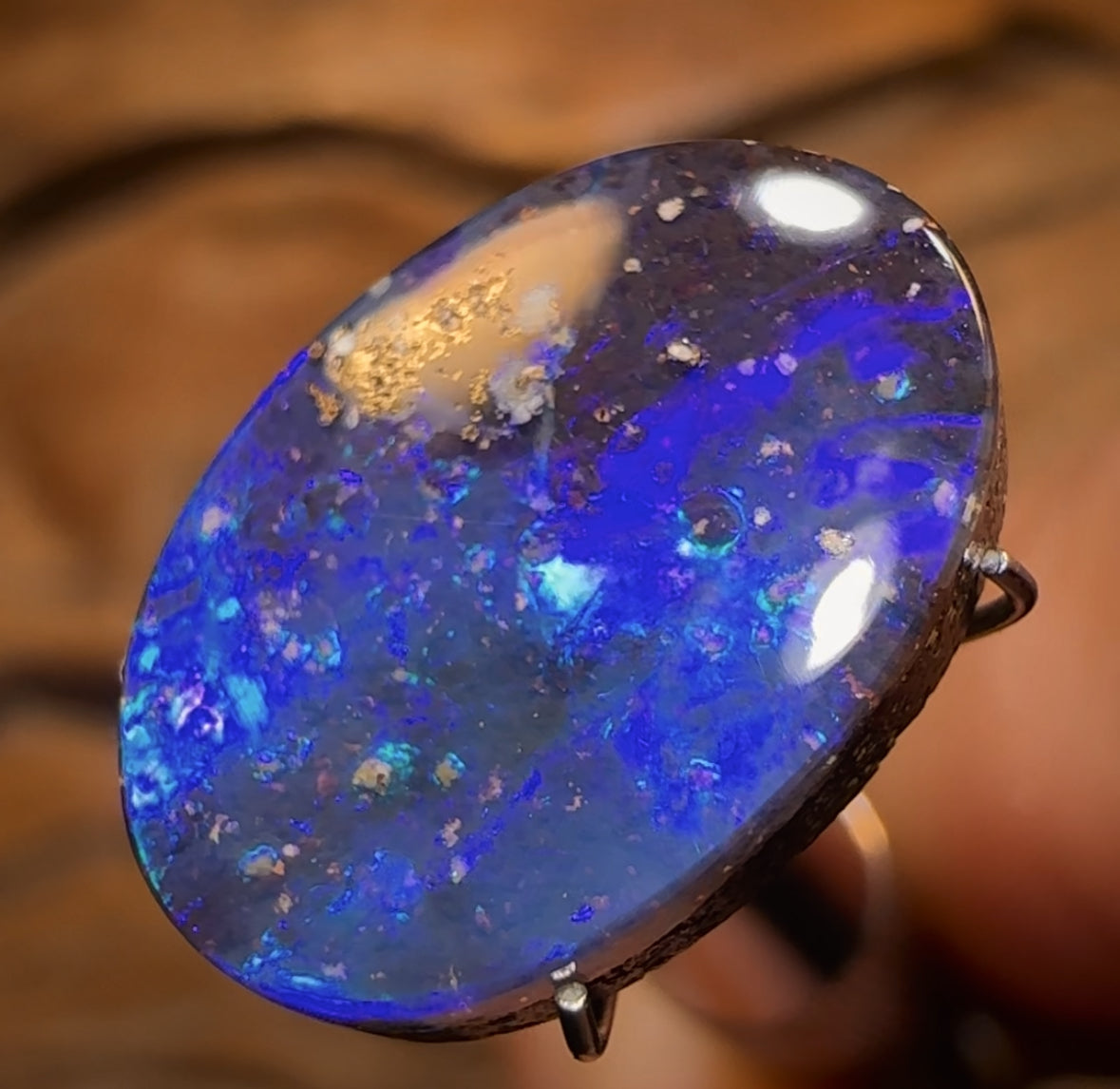 5.6cts - Queensland Boulder Seam Opal