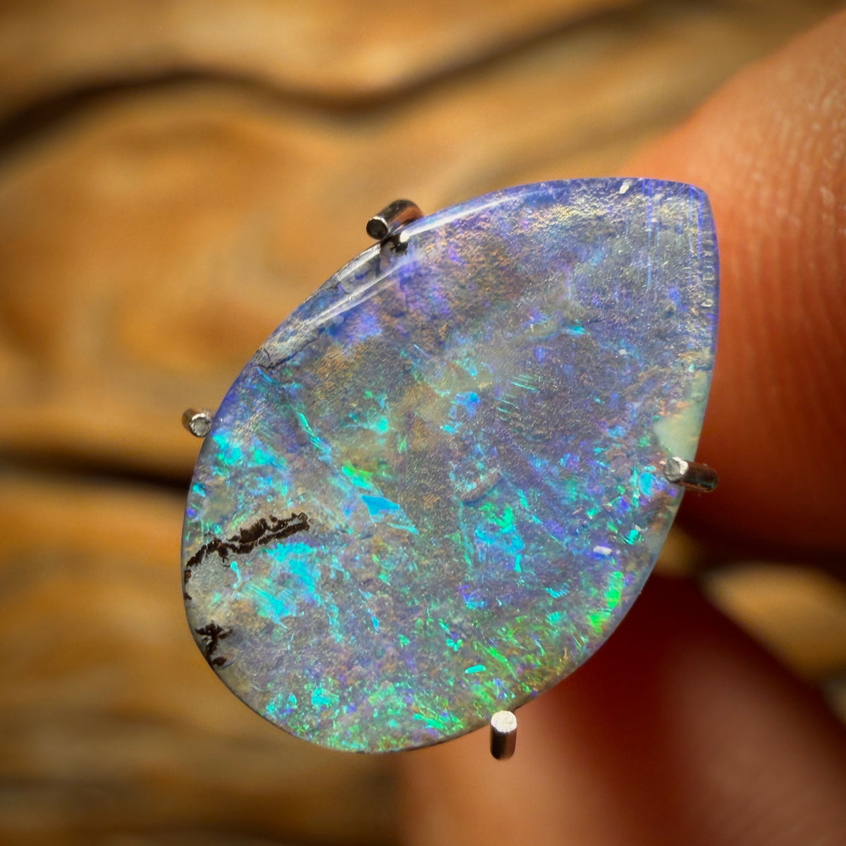 2.7cts - Australian Boulder Seam Opal