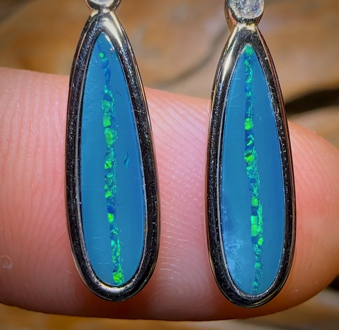 Ohrhaken aus Sterlingsilber mit australischem Boulder-Opal-Doublet