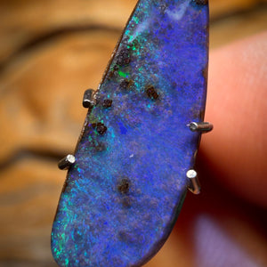 Half Price Card! 2.1cts - Queensland Boulder Seam Opal. Australian Opal