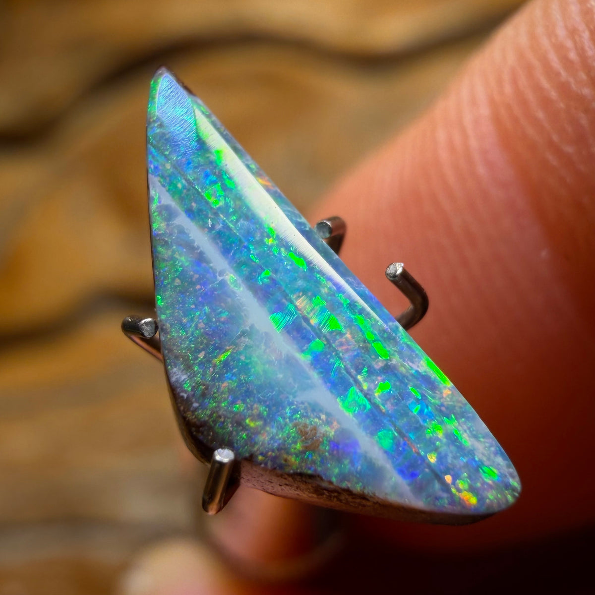 Bargain Card! 1.8cts - Australian Boulder Seam Opal from Winton
