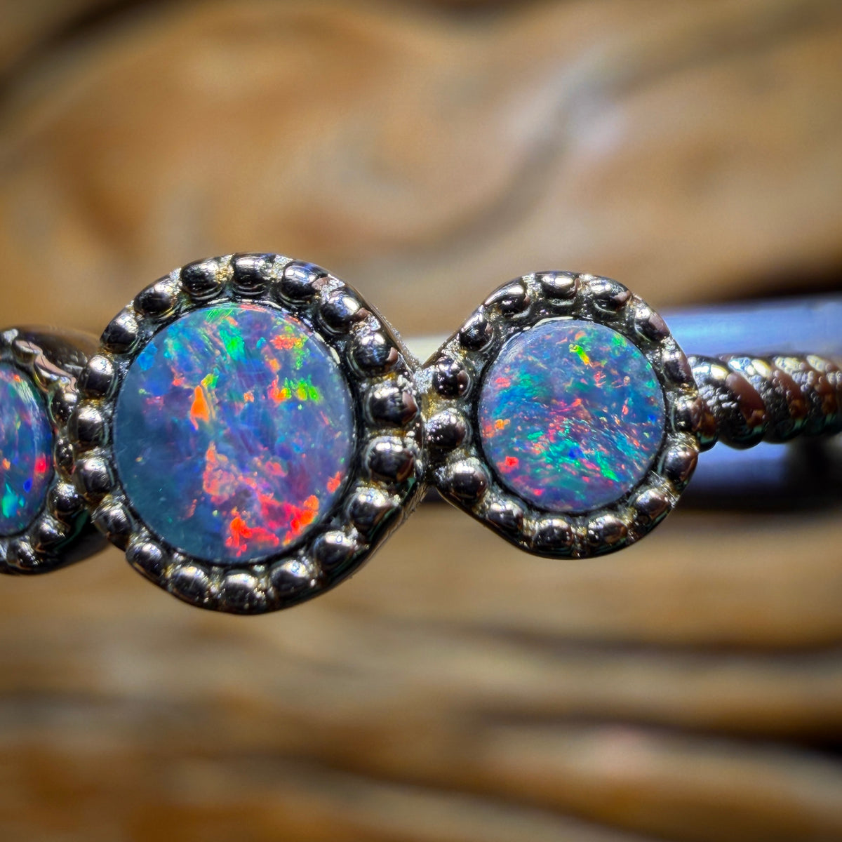 🔨 AUCTION 🔨 Sterling Silver - Antique Beaded Style Queensland Boulder Opal Doublet Ring. Adjustable Size