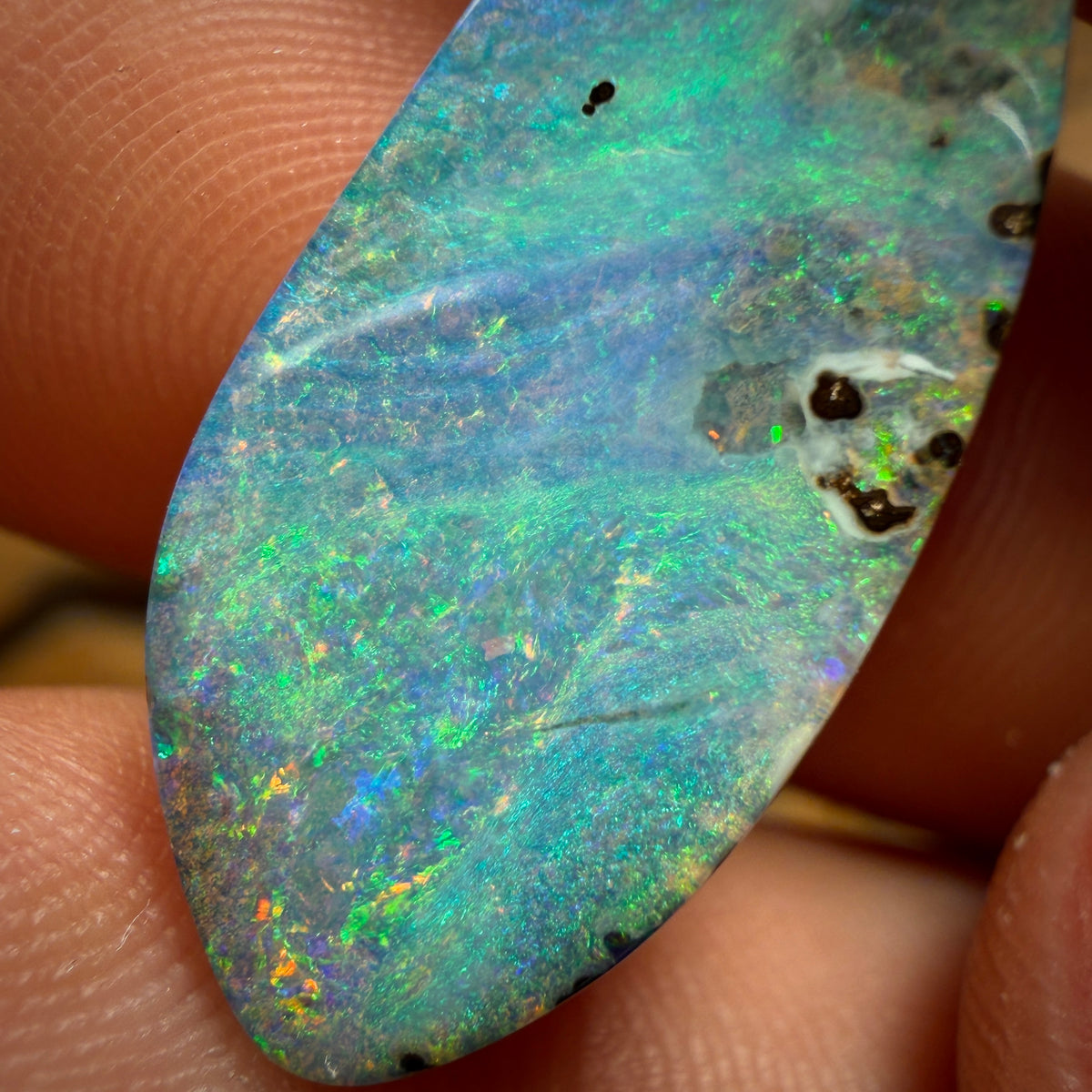 12.2cts - Top Reef Pattern Big Queensland Boulder Seam Opal