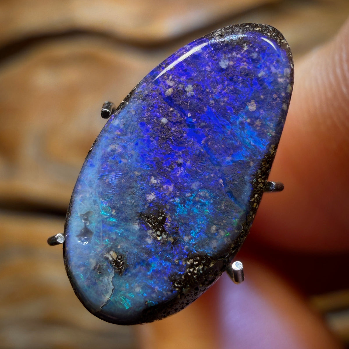 3.7cts - Queensland Boulder Seam Opal from Winton