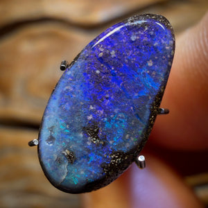 3.7cts - Queensland Boulder Seam Opal from Winton