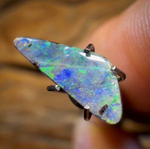 1.05cts - Queensland Boulder Seam Opal from Winton. Australian Opal BARGAIN